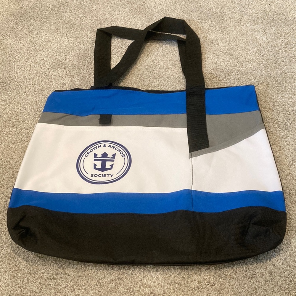 Great NWOT Royal Caribbean Crown & Anchor Society bags